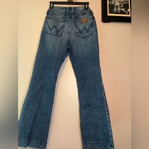 Wrangler size 9 vintage retro Mae